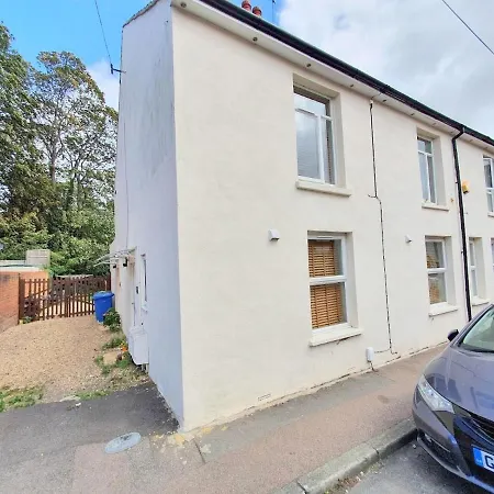 Bassett Flat With 2 Bedrooms And Superfast Wi-Fi Sittingbourne Exterior photo