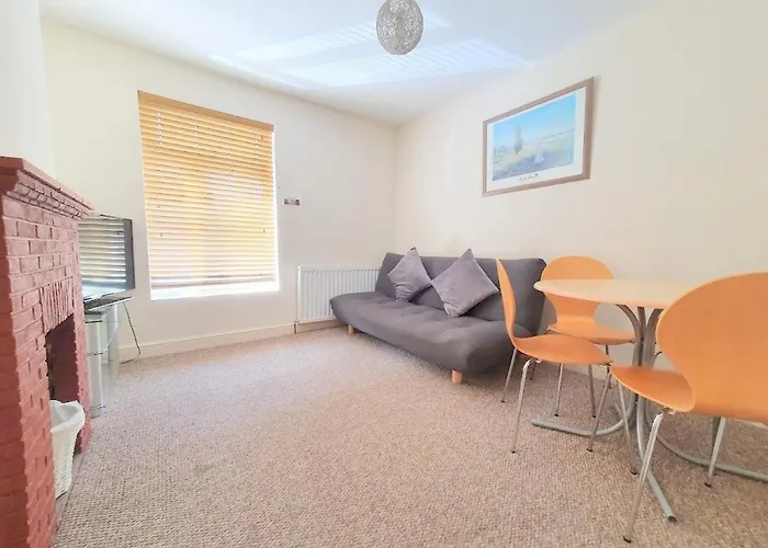 Bassett Flat With 2 Bedrooms And Superfast Wi-Fi
