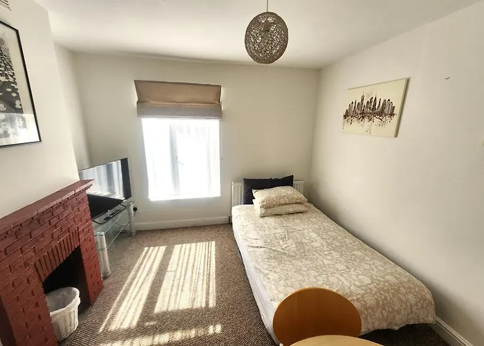 Bassett Flat With 2 Bedrooms And Superfast Wi-Fi