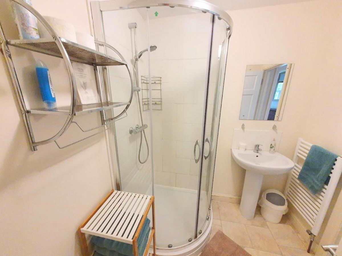 Apartment Bassett Flat With 2 Bedrooms And Superfast Wi-fi Sittingbourne