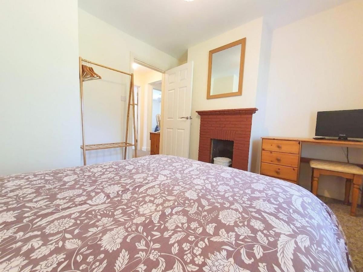 Apartment Bassett Flat With 2 Bedrooms And Superfast Wi-fi *