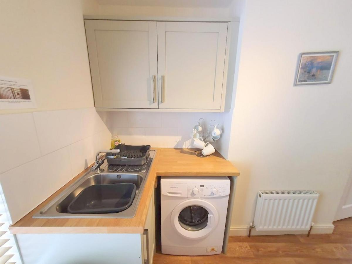 Bassett Flat With 2 Bedrooms And Superfast Wi-fi * Sittingbourne