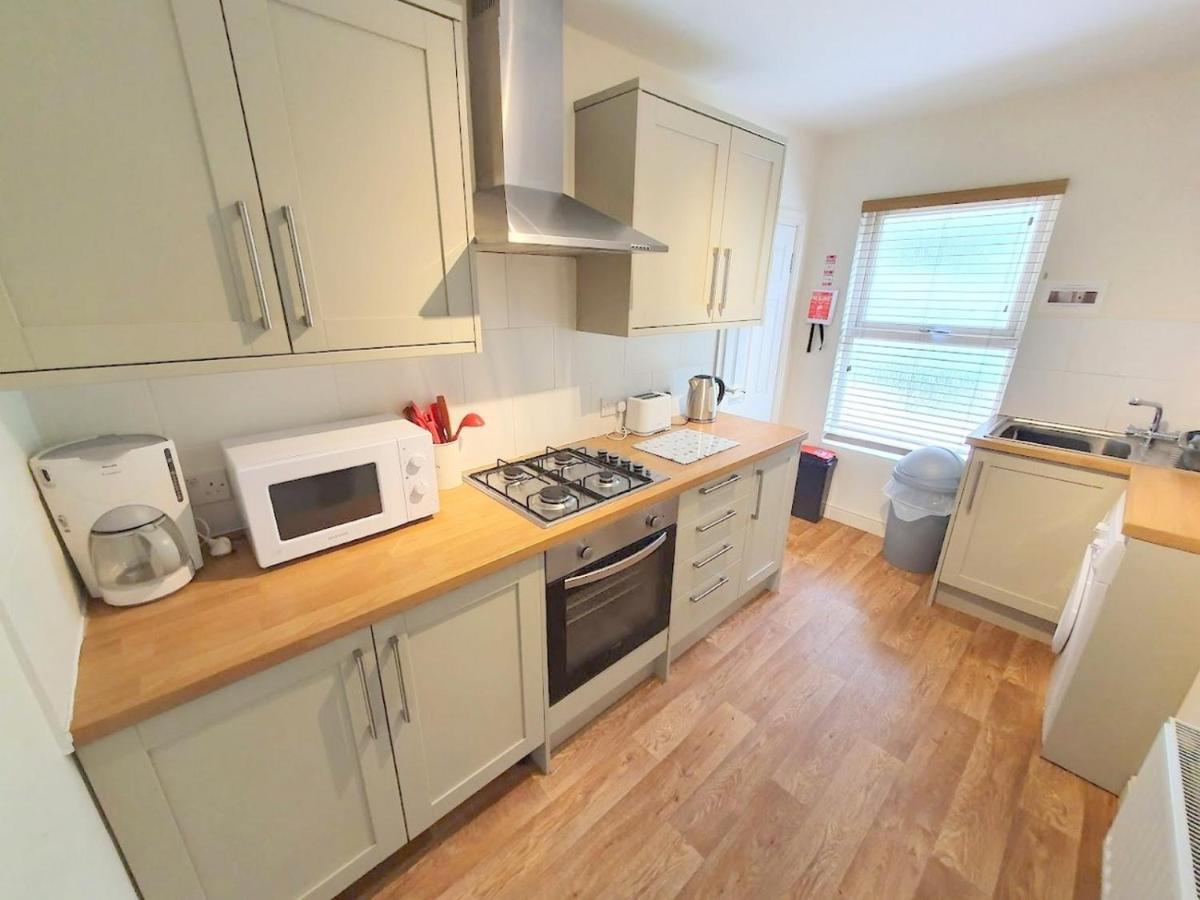 Bassett Flat With 2 Bedrooms And Superfast Wi-fi Apartment *